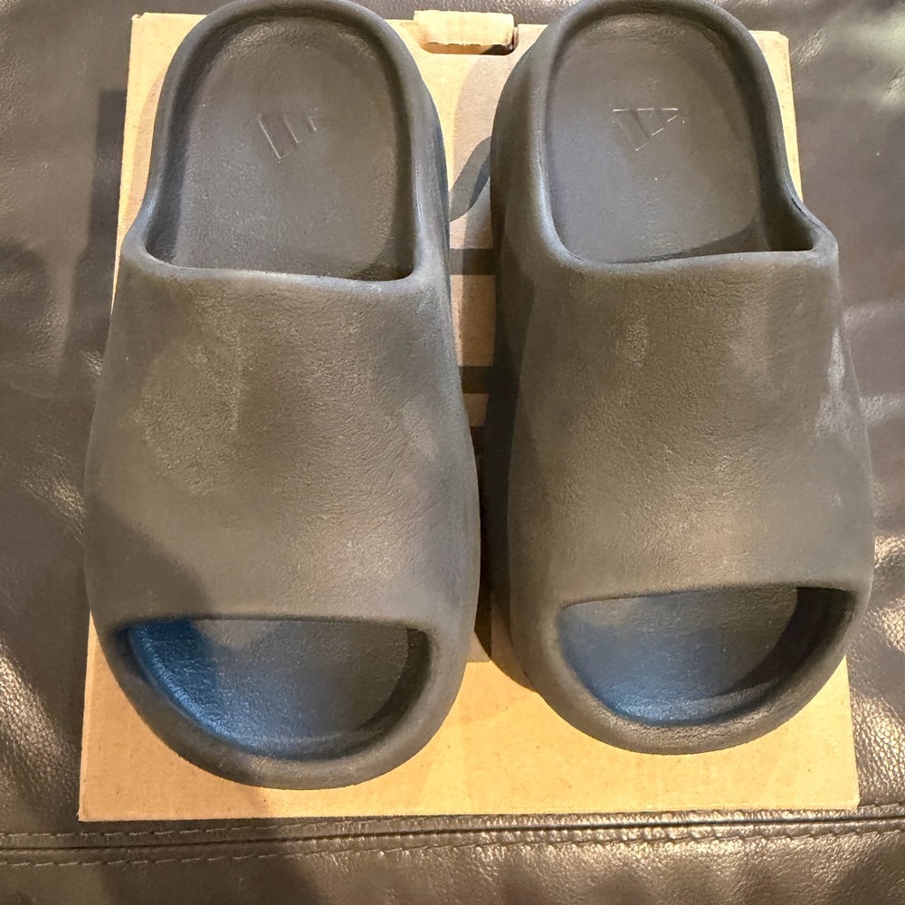 Yzy Slide Black 12K